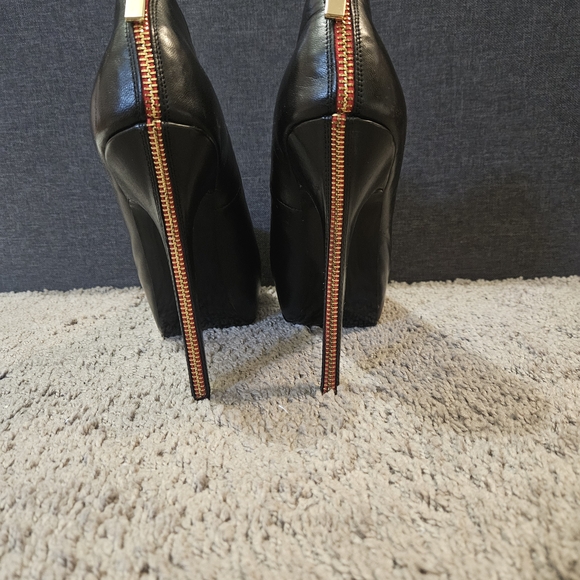 Steve Madden Black Women's Heels - Picture 5 of 6